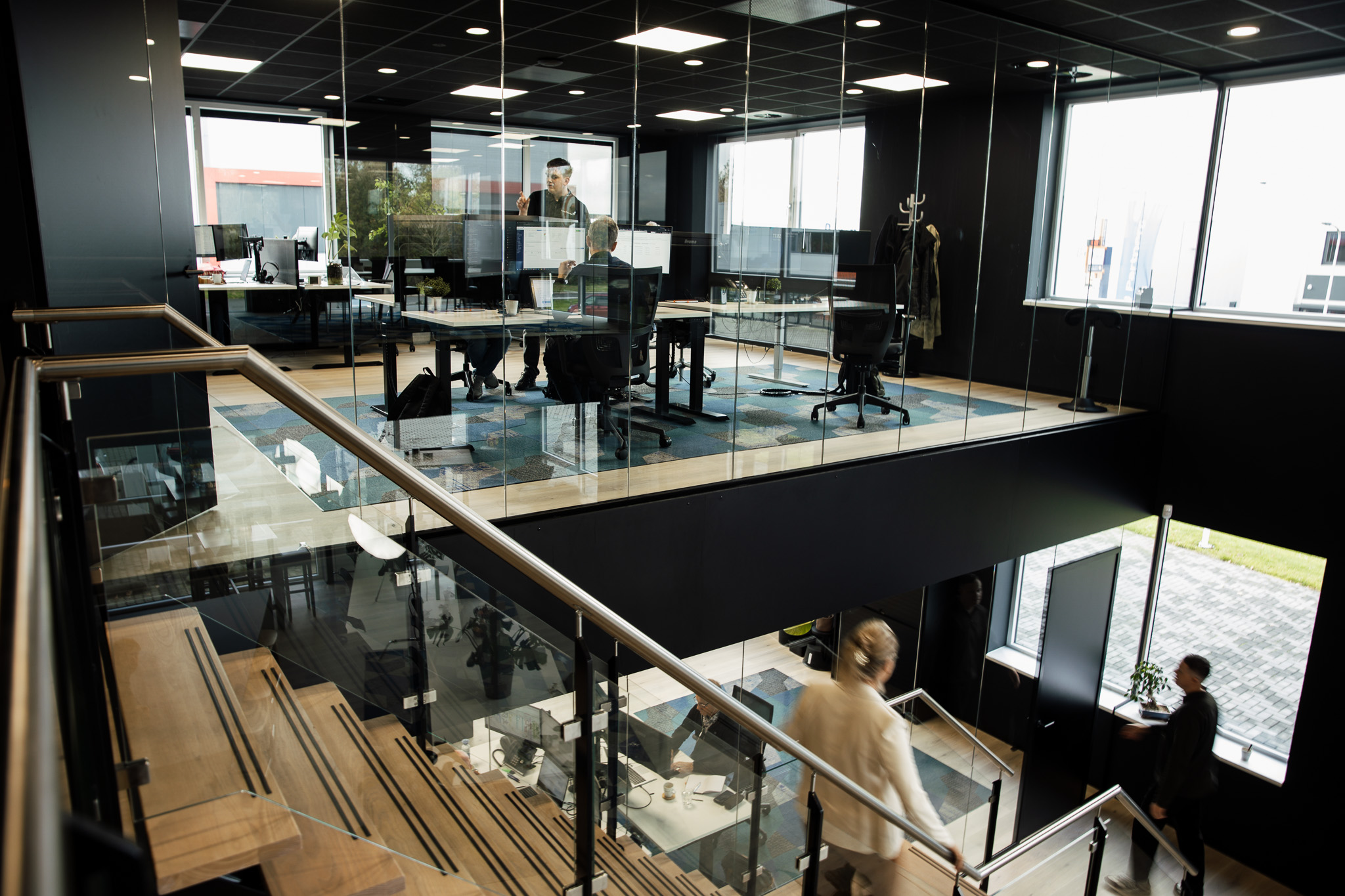 SOLIDPARTNERS_HIGHRES_00005.jpg